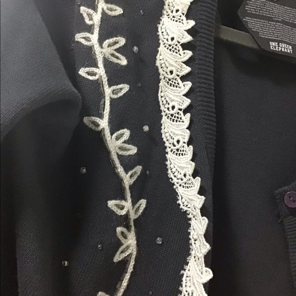 Cute cardigan - Picture 2 of 4